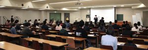 岡山県立大学へ訪問、賞状・記念品贈呈を行いました